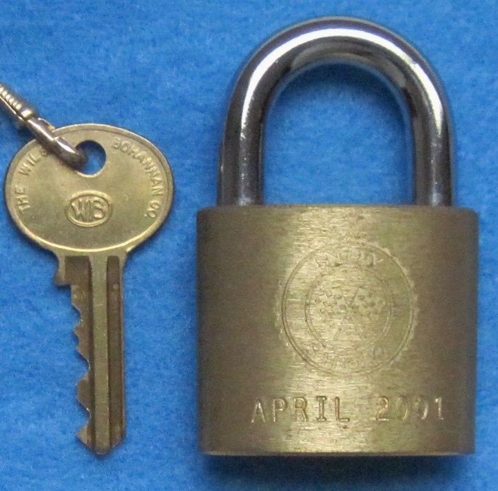 Commemorative Padlock - 2001 Indy Lock Show - Click Image to Close